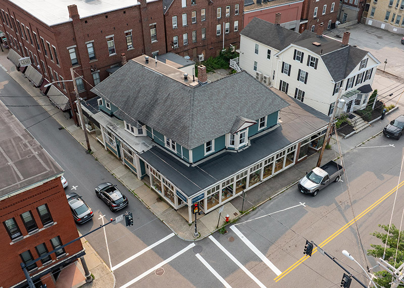 Farley and Scanlon of Colliers sell 8,000 s/f mixed-use for $1.3 million